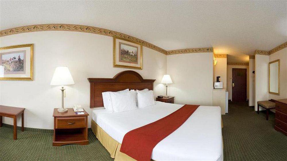 Holiday Inn Express Athens By Ihg מראה חיצוני תמונה