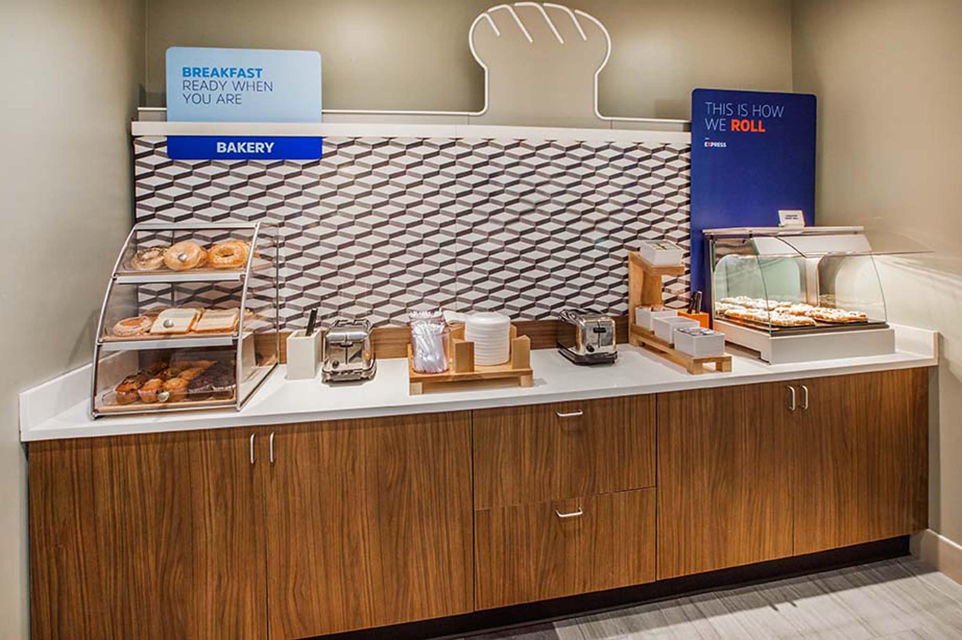 Holiday Inn Express Athens By Ihg מראה חיצוני תמונה